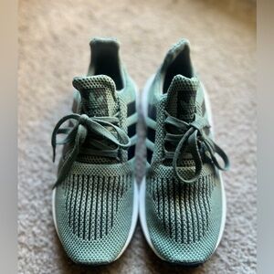 Little Boys Green/ Black/ White Swift Run C Tennis Shoes Size 3